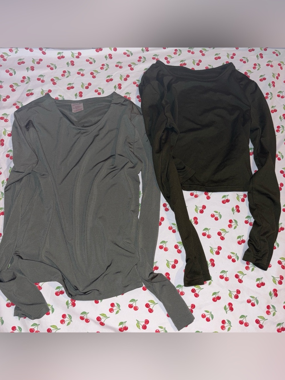 Green Long Sleeve Tops | Lot of 2